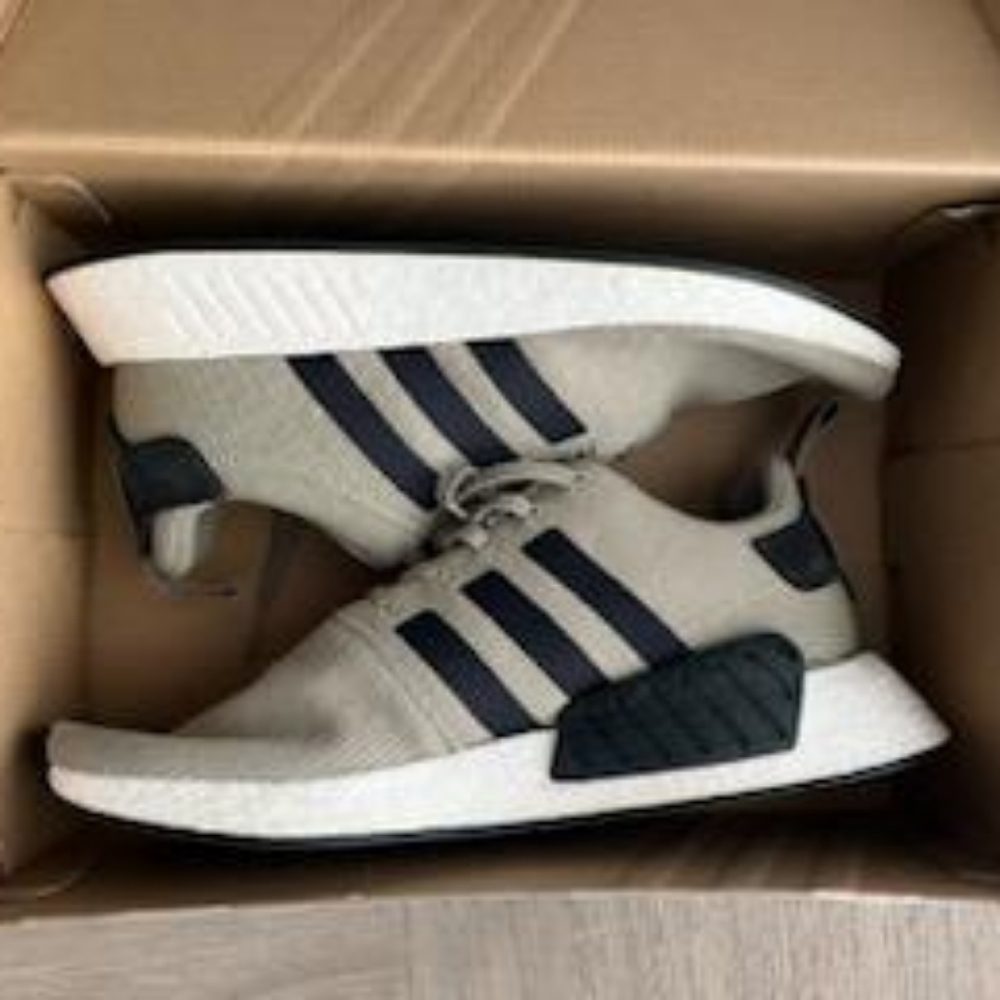 Men's Adidas NMD R2 - Picture 6 of 9